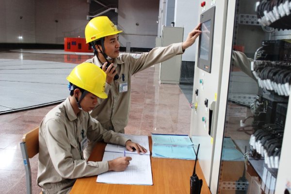 bảo trì máy phát điện công nghiệp định kỳ